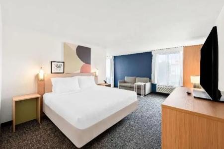 Barrington & Suites - 45