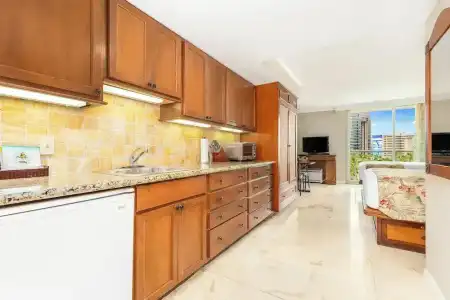 Luana Waikiki & Suites - 176