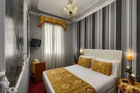 Pausania - 49
