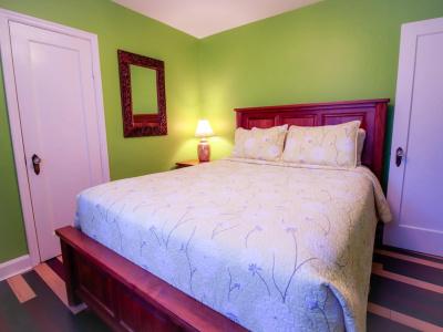 James Bay Inn & Suites - 29
