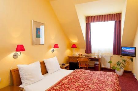 Cloister Inn - 19
