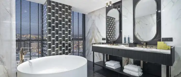 DoubleTree by Hilton - 8