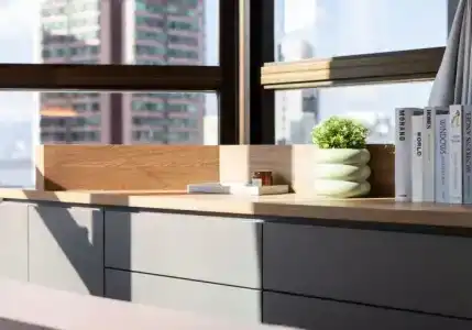 Dash Living On Hollywood - 179