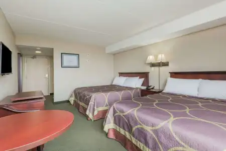 Super 8 Mississauga - 1