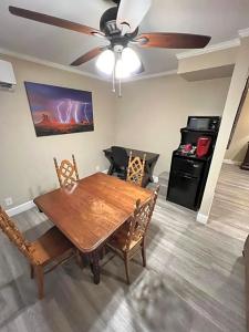 Lantern Light Inn - Romantic Getaway - 42