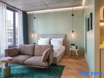 Gekko House, Frankfurt, a Tribute Portfolio - 123