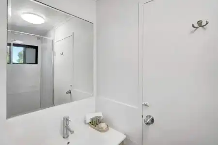 Montego Mermaid Beach Motel - 35