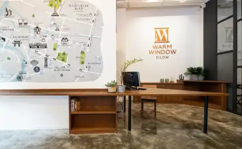 Warm Window Silom - Hostel - 0