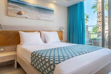 Royal & Imperial Belvedere Resort - 67