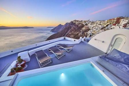 Trieris Villa & Suites - 100