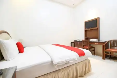RedDoorz Plus @ Tegal Panggung - 29