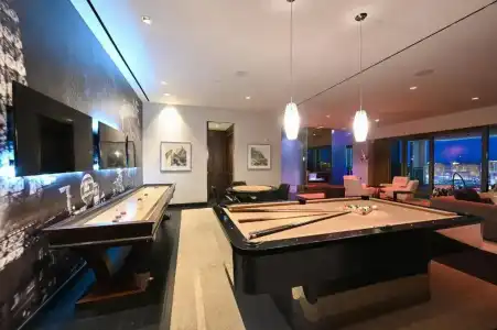 Beautiful Palms Place Suite - 403