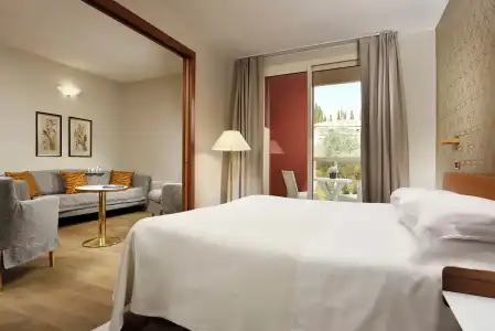 Continental Wellness & Spa - 3