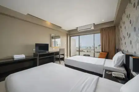 Welcome Plaza - 67