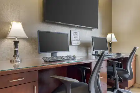 Best Western Plus Marina Shores - 4