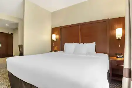 Comfort Suites Medical Center near Six Flags - 50