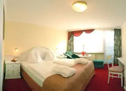 Norica - Thermenhotels Gastein Mit Dem Bademantel Direkt in Die Therme - 48