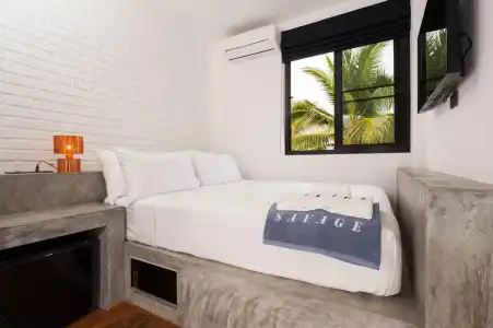 Savage Hostel - 37
