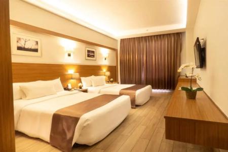 Weston Suites & - 23