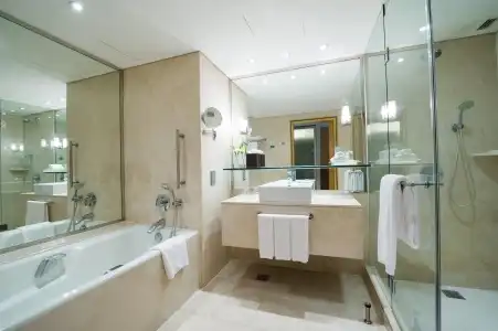 Holiday Inn BANGKOK SILOM by IHG - 41