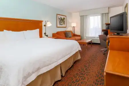 Hampton Inn Laredo - 33