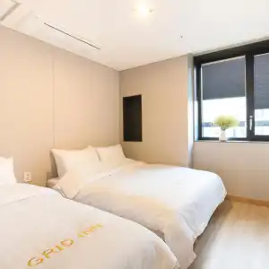 Grid Inn - 31