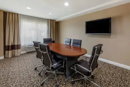 Comfort Inn & Suites Ventura Beach - 19