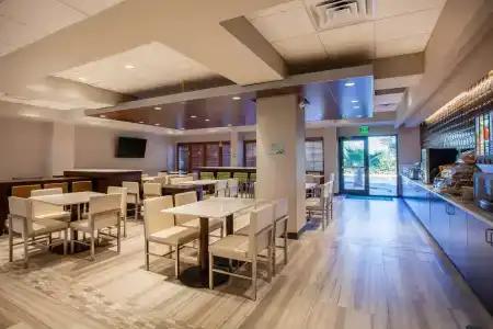 Wingate by Wyndham - Orlando International Airport - 17