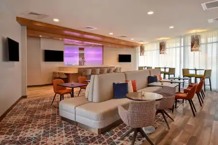 Home2 Suites by Hilton Las Vegas Convention Center - 19
