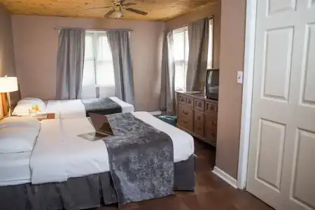 Delton Oaks Resort - 174