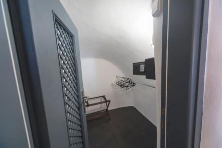Lotza Studios - 121