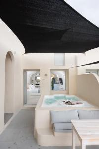 Caldera Cliff Illusion Suites - 30