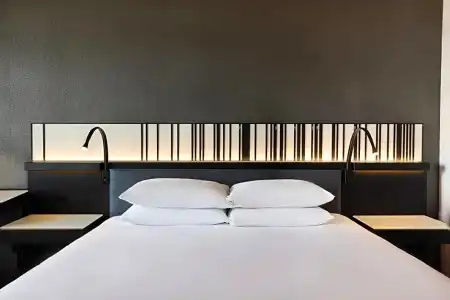 Hyatt Regency - 88