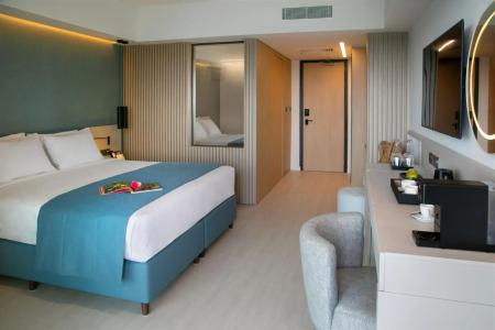 Mercure Larnaca Beach Resort - 2