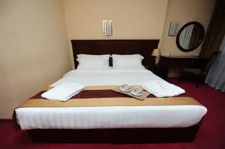 Aisi - 48