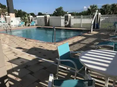 Holiday Inn Express Orlando S. Davenport - 16
