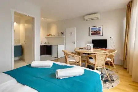 Quality Point Apartments 0-24 reception - 105