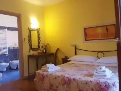 Aurelia Garden Gold Bed & Breakfast - 6