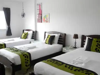 Phet Cha-am Plaza & Resort - 6
