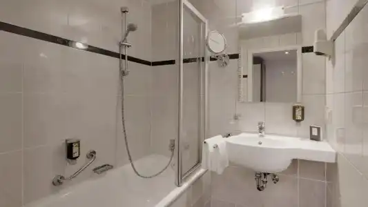 Newton Heilbronn - 5