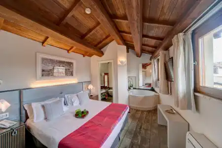 Navona Palace Luxury Inn - 49