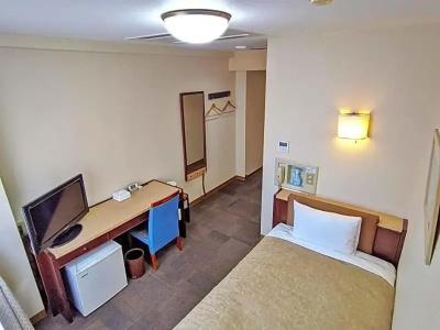 Toyoko Inn Osaka Kadoma-Shi Ekimae - 3