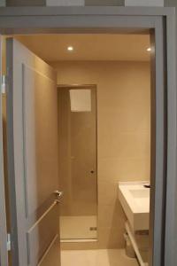Hôtel Saint Cyr Etoile - 119