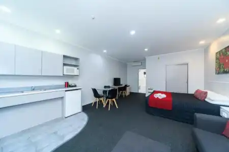 Aubyn Court Spa Motel - 45