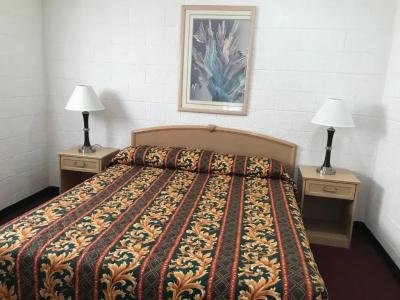 Superlodge Motel - 48