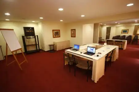 London Class Suites - 17
