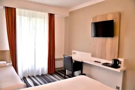Kyriad - Tours Centre - 57