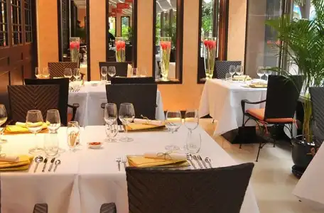 Bandara Silom Suites - 19