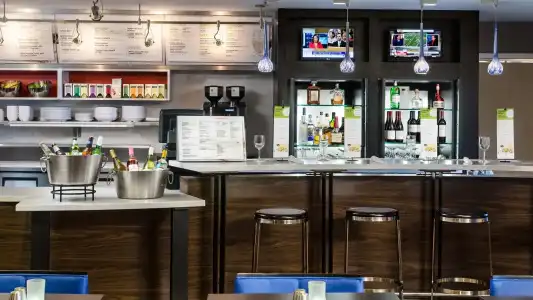 Courtyard by Marriott Myrtle Beach Broadway - 11