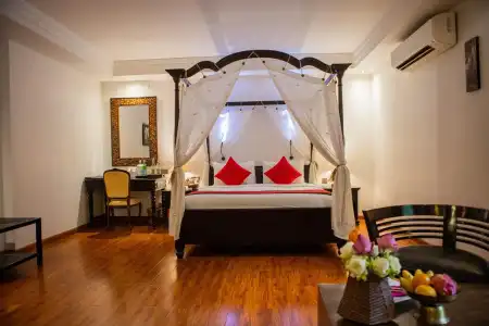 La Rose Suites - 41